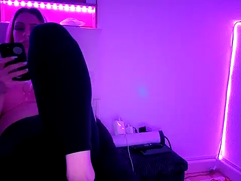 nicole77745 online show from March 7, 6:13 pm