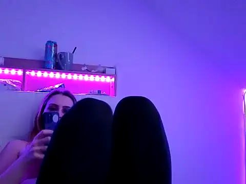 nicole77745 online show from March 6, 1:06 pm