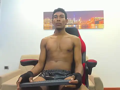 Snapshot of dominic_hot69 chatting on December 17, 10:22 pm dominic hot69 online show from December 17, 10:22 pm