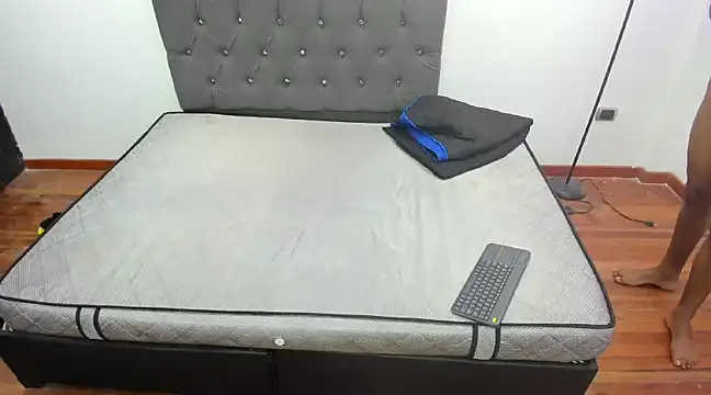 Snapshot of dominic_hot69 chatting on December 13, 10:02 pm dominic hot69 online show from December 13, 10:02 pm