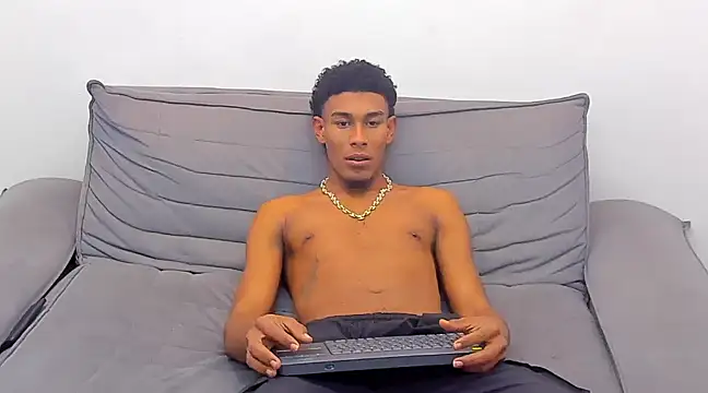 Snapshot of dominic_hot69 chatting on January 10, 4:01 am dominic hot69 online show from January 10, 4:01 am