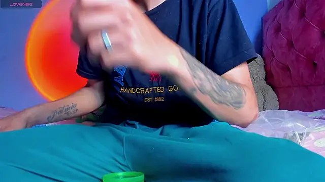 Snapshot of BIG_cockpether chatting on September 23, 12:56 pm BIG cockpether online show from September 23, 12:56 pm