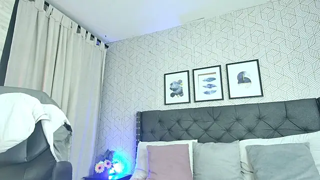 alahia  palmer online show from December 11, 5:32 am