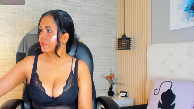 alahia  palmer online show from December 19, 3:07 am