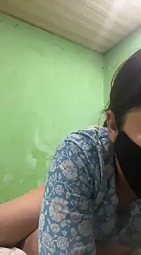 Black Glow online show from February 10, 11:15 am