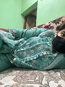 Black Glow online show from March 10, 5:07 pm