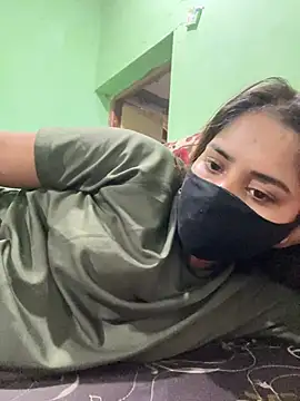 Black Glow online show from February 12, 6:30 pm