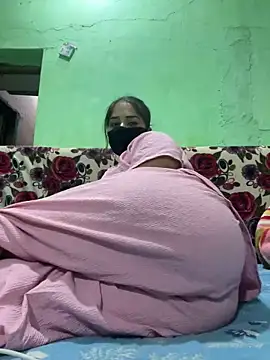 Black Glow online show from March 18, 2:39 pm