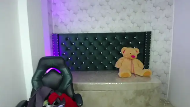 Sofi hot 4m online show from December 4, 4:17 pm