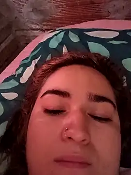 Snapshot of alexax0 chatting on February 19, 2:33 pm alexax0 online show from February 19, 2:33 pm