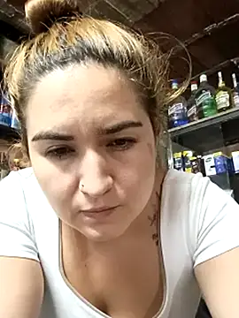 Snapshot of alexax0 chatting on February 25, 1:41 am alexax0 online show from February 25, 1:41 am