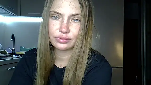 Lucky Anna online show from December 18, 9:51 pm