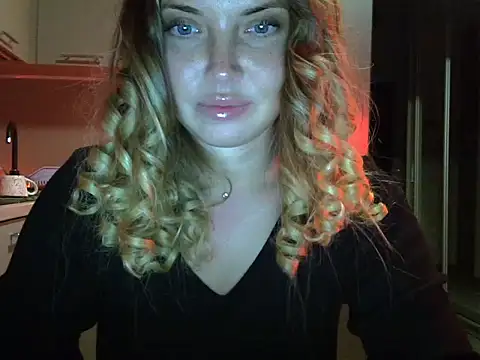 Lucky Anna online show from December 24, 5:23 pm