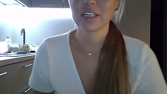 Lucky Anna online show from September 8, 3:55 pm