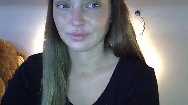 Lucky Anna online show from December 2, 7:15 pm