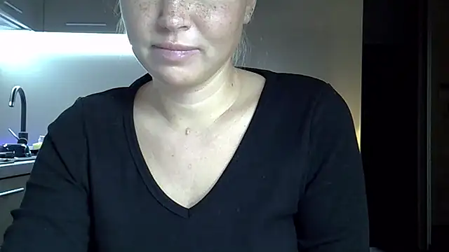 Lucky Anna online show from February 10, 9:36 pm