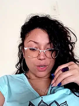 Snapshot of Lunavega1 chatting on December 17, 8:25 pm Lunavega1 online show from December 17, 8:25 pm