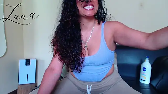 Lunavega1 online show from April 7, 7:04 pm