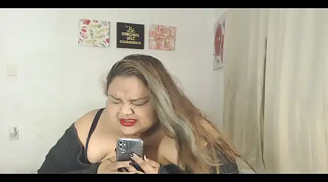 Snapshot of lovemyfatpussy chatting on March 18, 3:34 am lovemyfatpussy online show from March 18, 3:34 am