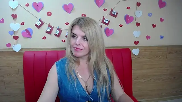 Snapshot of Julya_Barbi chatting on February 10, 9:04 am Julya Barbi online show from February 10, 9:04 am