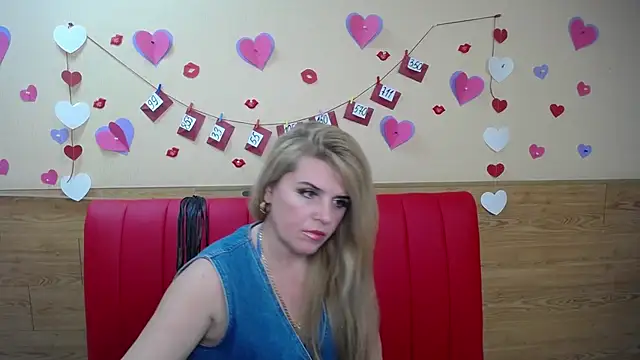 Snapshot of Julya_Barbi chatting on February 5, 3:09 pm Julya Barbi online show from February 5, 3:09 pm