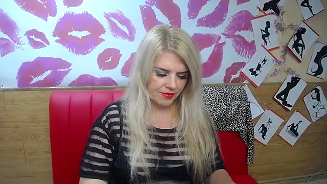 Snapshot of Julya_Barbi chatting on September 26, 5:25 am Julya Barbi online show from September 26, 5:25 am