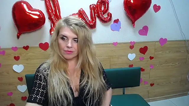 Snapshot of Julya_Barbi chatting on March 5, 6:01 am Julya Barbi online show from March 5, 6:01 am