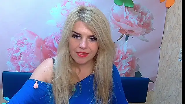 Snapshot of Julya_Barbi chatting on October 3, 11:45 am Julya Barbi online show from October 3, 11:45 am
