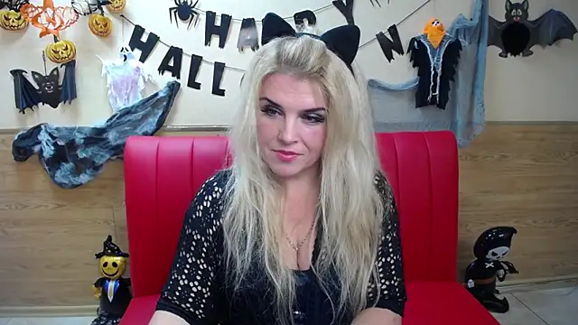 Snapshot of Julya_Barbi chatting on October 21, 5:12 pm Julya Barbi online show from October 21, 5:12 pm