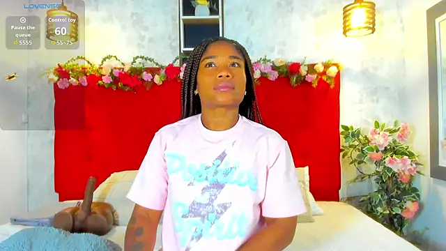 Snapshot of SilvannaFit chatting on October 26, 11:54 am SilvannaFit online show from October 26, 11:54 am