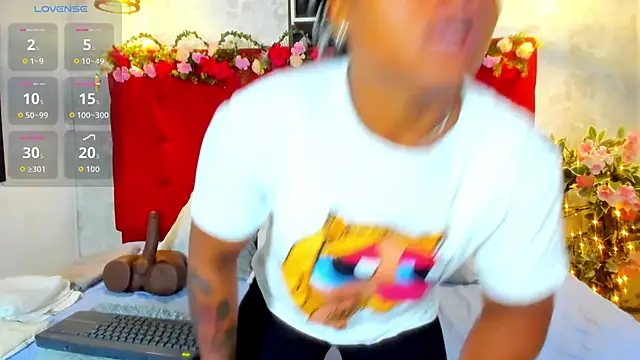 Snapshot of SilvannaFit chatting on October 19, 10:29 am SilvannaFit online show from October 19, 10:29 am