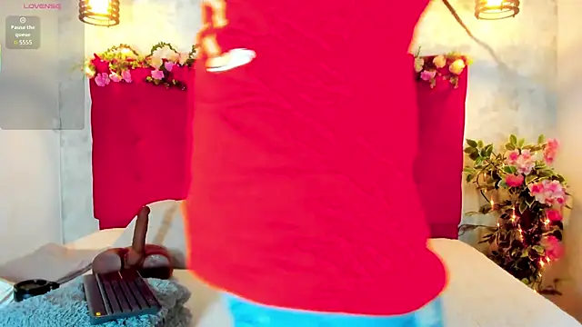 Snapshot of SilvannaFit chatting on September 26, 11:50 am SilvannaFit online show from September 26, 11:50 am