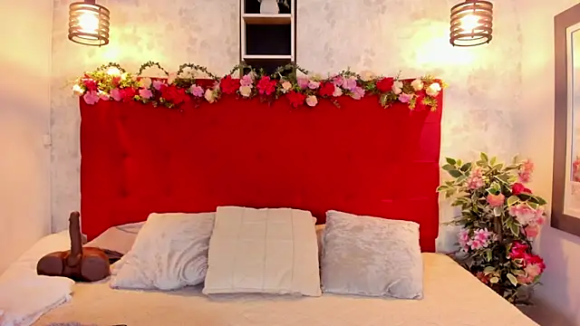 Snapshot of SilvannaFit chatting on December 2, 12:07 pm SilvannaFit online show from December 2, 12:07 pm