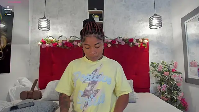 Snapshot of SilvannaFit chatting on December 3, 10:14 am SilvannaFit online show from December 3, 10:14 am