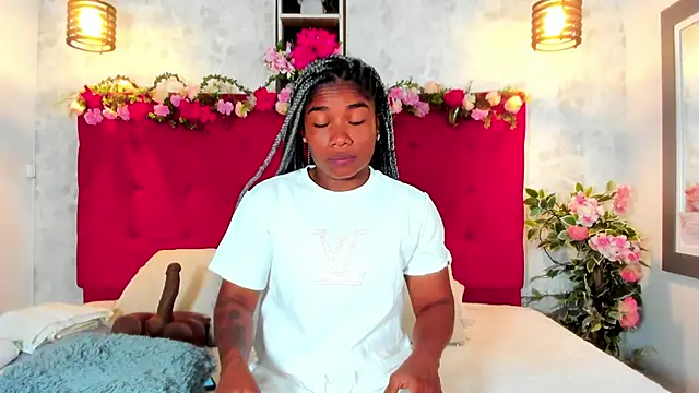 Snapshot of SilvannaFit chatting on September 13, 11:32 am SilvannaFit online show from September 13, 11:32 am