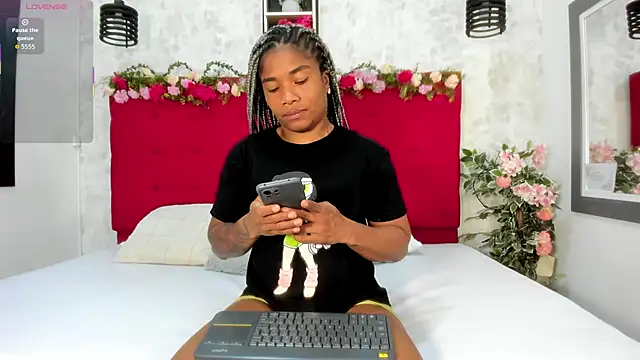 Snapshot of SilvannaFit chatting on September 19, 11:36 am SilvannaFit online show from September 19, 11:36 am