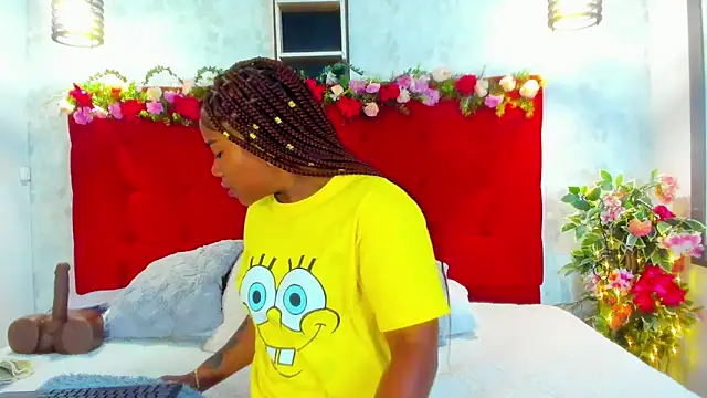 Snapshot of SilvannaFit chatting on November 12, 12:20 pm SilvannaFit online show from November 12, 12:20 pm