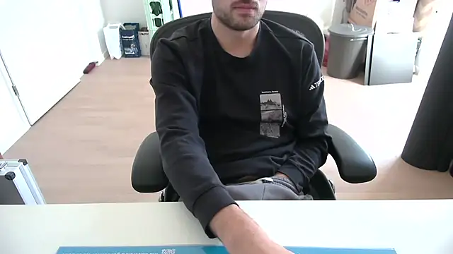 taallguyy 196 online show from November 13, 11:14 am