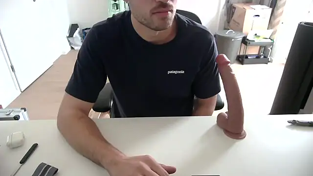 taallguyy 196 online show from November 5, 11:46 am