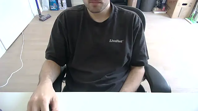 taallguyy 196 online show from March 22, 9:11 am