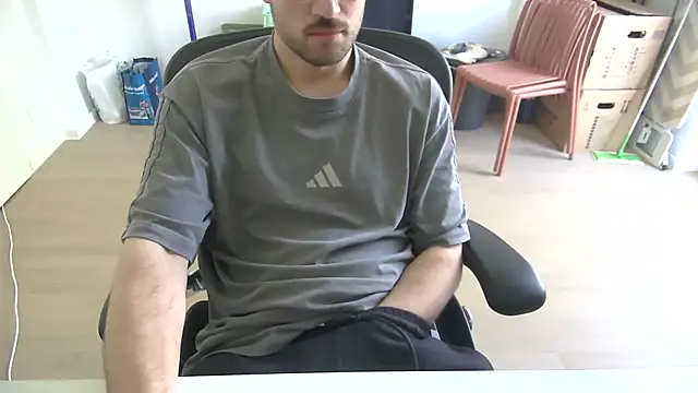 taallguyy 196 online show from April 19, 8:04 am