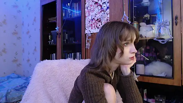 Snapshot of cloudgirrl chatting on January 20, 9:22 pm cloudgirrl online show from January 20, 9:22 pm