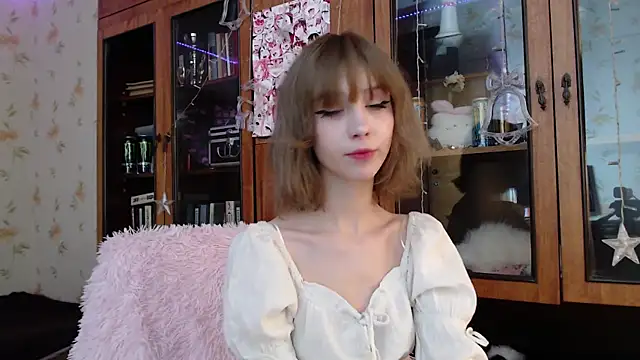 Snapshot of cloudgirrl chatting on January 29, 6:07 pm cloudgirrl online show from January 29, 6:07 pm