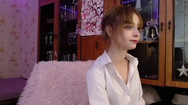 Snapshot of cloudgirrl chatting on January 30, 9:47 pm cloudgirrl online show from January 30, 9:47 pm