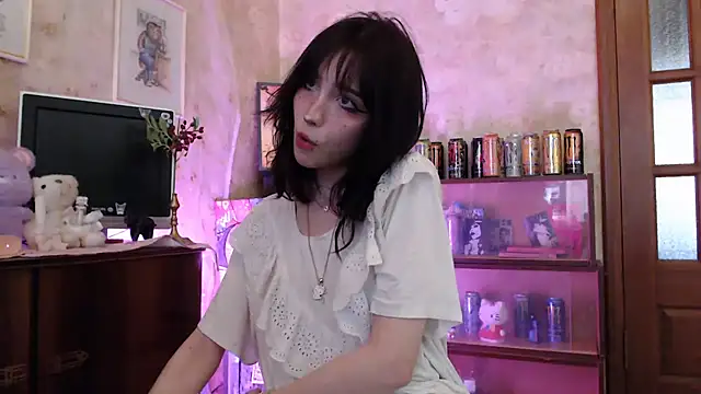 cloudgirrl online show from March 28, 11:44 am