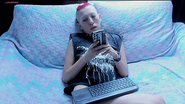 lnxmst online show from March 18, 4:52 pm