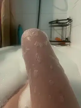 liloucamchaudee online show from January 16, 8:35 pm