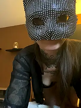 liloucamchaudee online show from November 25, 9:42 am