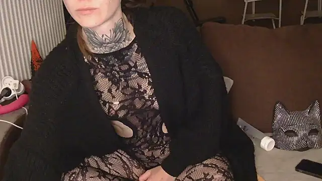 liloucamchaudee online show from April 14, 7:19 pm