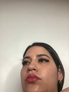 Snapshot of Amira__Fatima chatting on February 27, 5:26 pm Amira Fatima online show from February 27, 5:26 pm